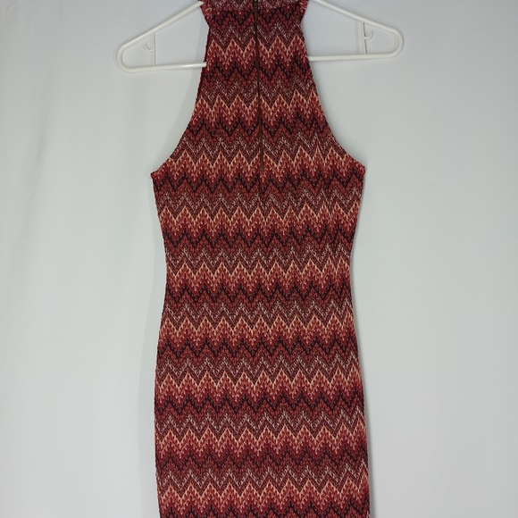 Forever 21 dress size small, wine color. Sleevelss - Picture 14 of 16